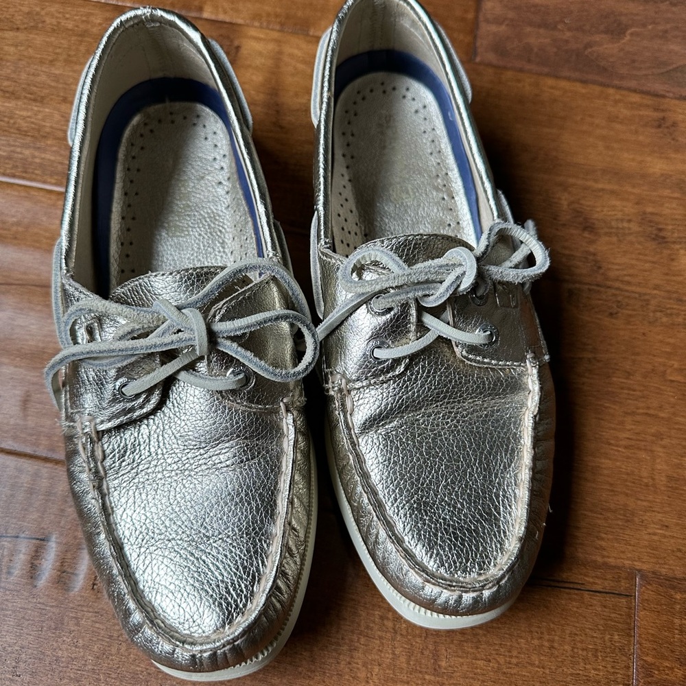Sperry Top Sider women’s shoes - gold leather - size 6.5